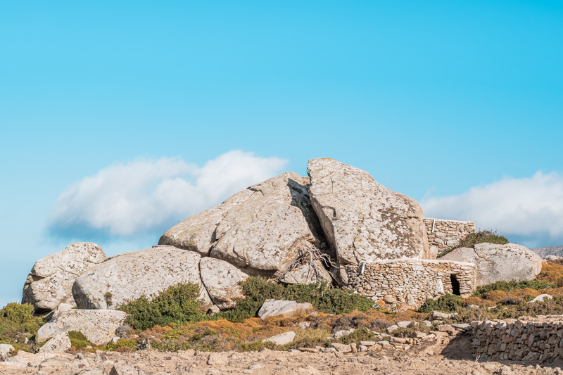 Sehenswuerdigkeiten Tinos Volax Granit Felsen Landschaft Volakas