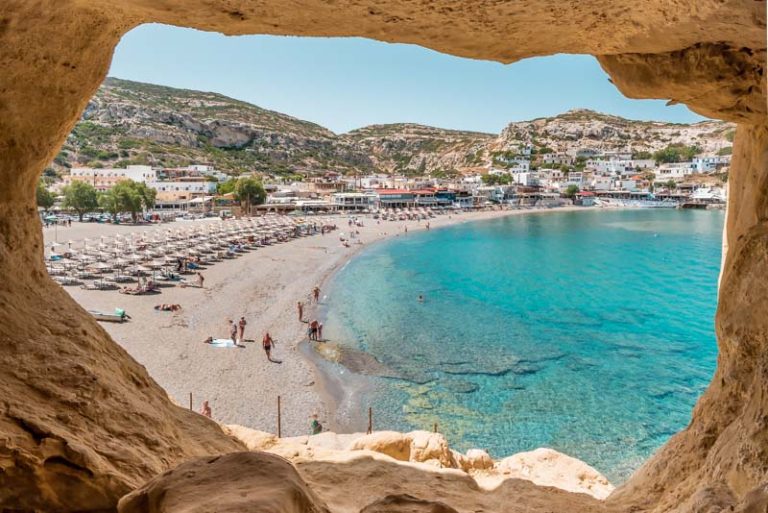 Kreta Sehenswuerdigkeiten Matala Hoehle Strand Ausfluege