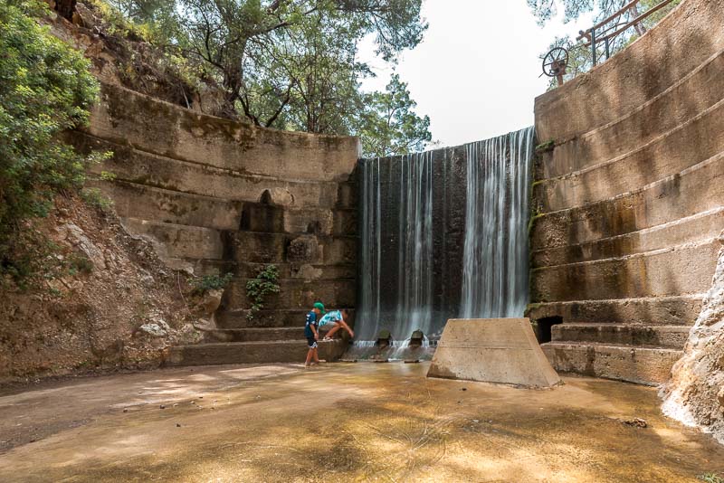 Wasserfall Rhodos Sieben Quellen Ausflug mit Kindern
