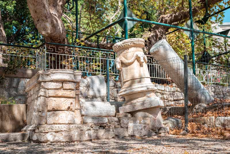 Platane des Hippokrates Kos Stadt Marmor Relikte