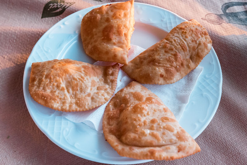 Tiropitakia Milos cheese pies griechische küche