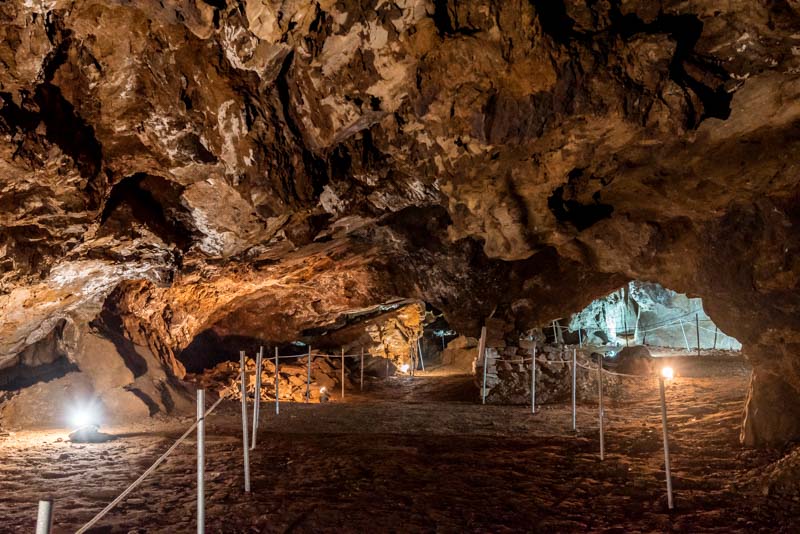 Katafyki Höhle Kythnos Kykladen Dryopida