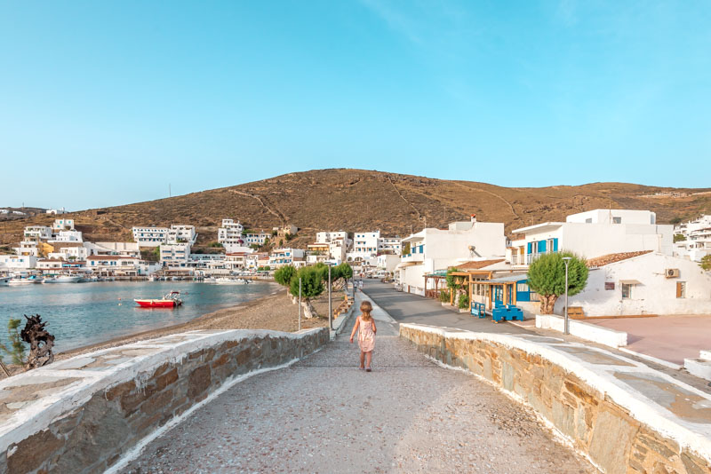 Merichas Kythnos Steinbrücke am Meer
