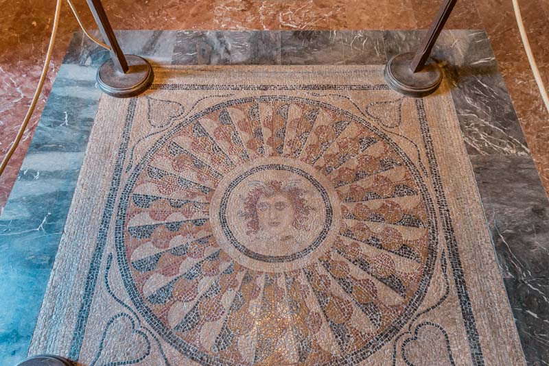 Mosaik Großmeisterpalast Rhodos Medusa Schlangenhaare