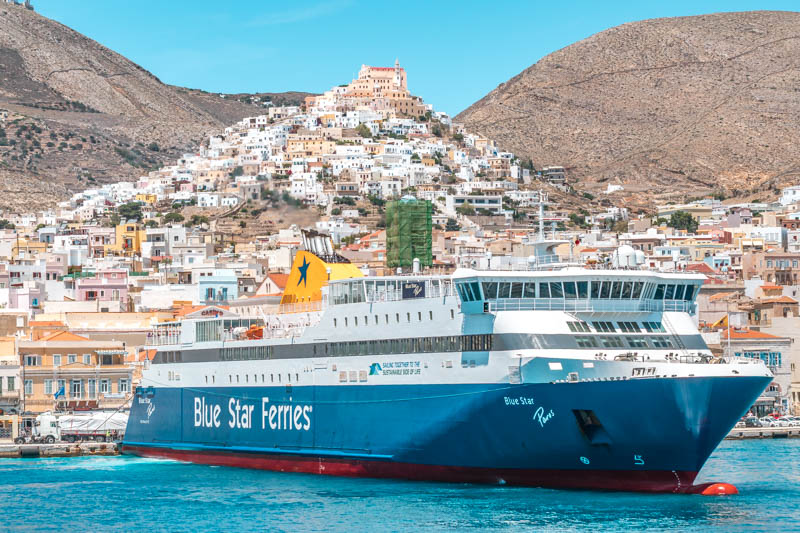 Hafen von Syros Fähren Kykladen Dodekanes
