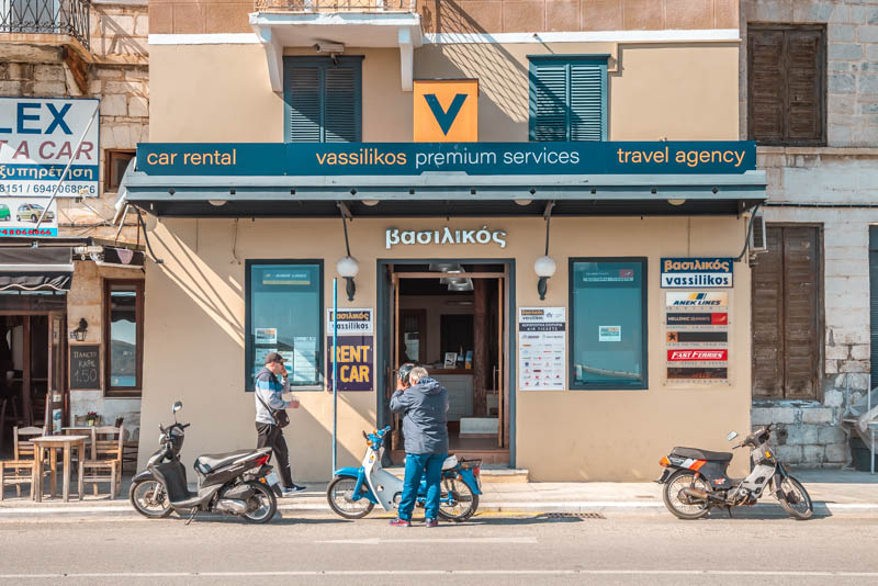Ticket kaufen Fähren griechische Inseln Hafen Büro